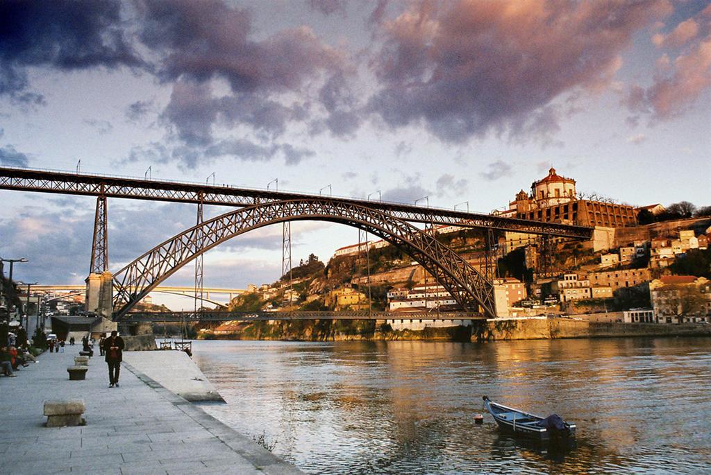 Studios Baixa Downtown Porto Luaran gambar